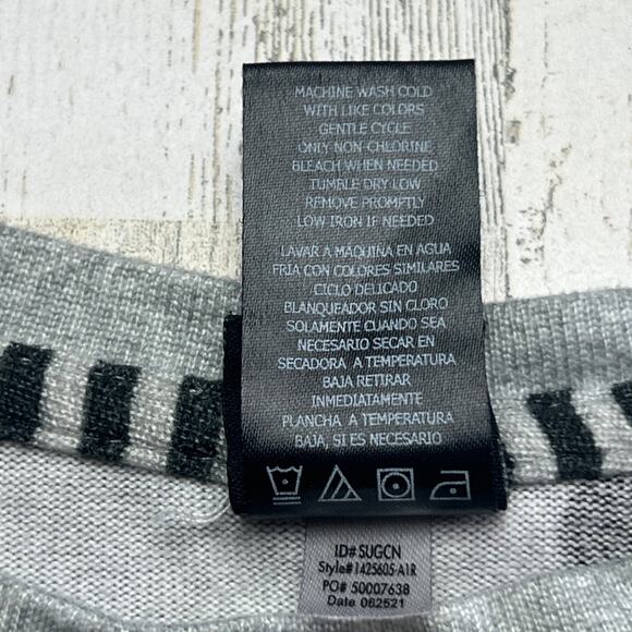 Disney Mickey Mouse Grey‎ & Black Polka Dot Sleep Top- Womens XS - Picture 7 of 7